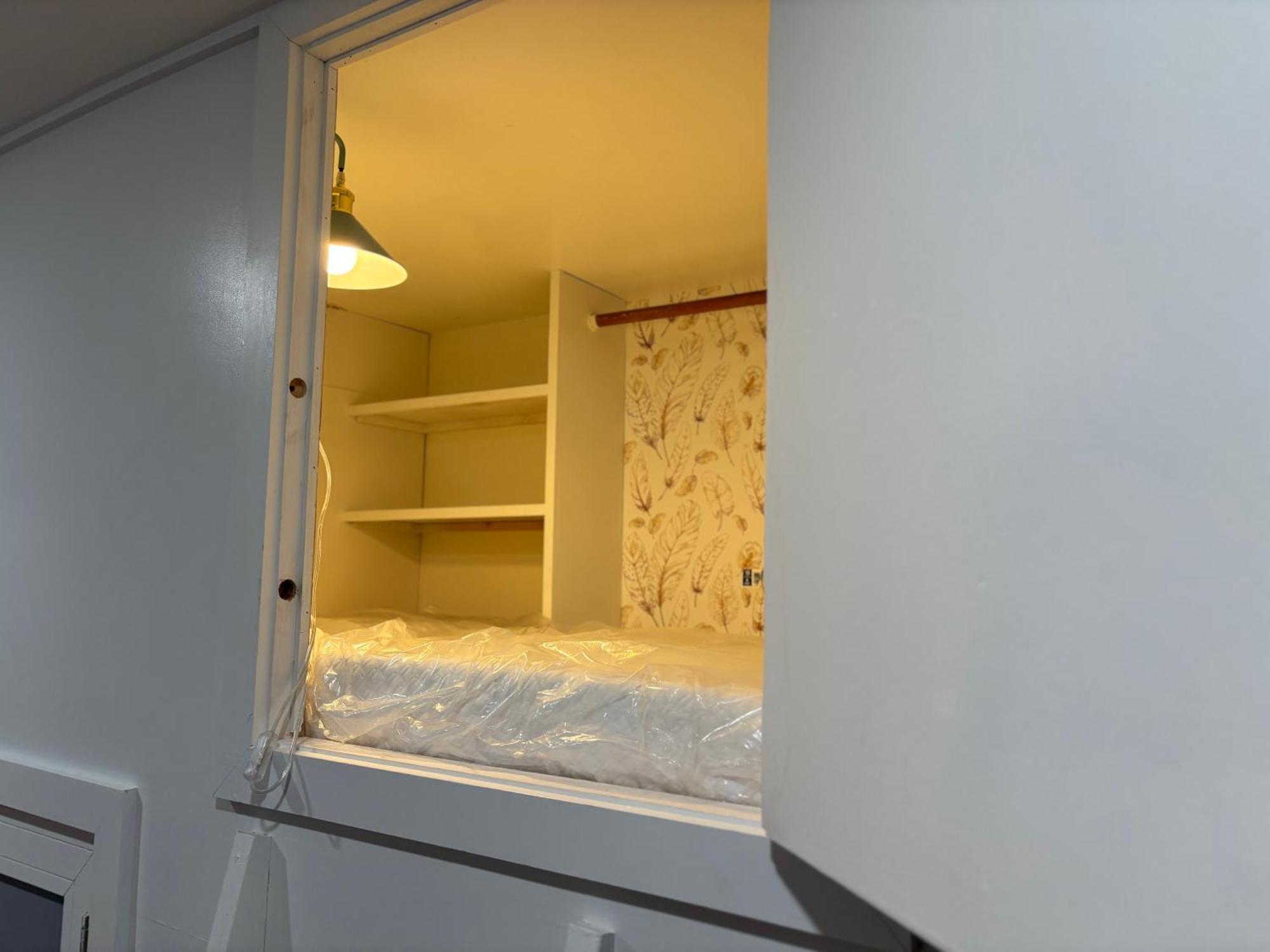 Capsule Hostel Ньюарк Экстерьер фото