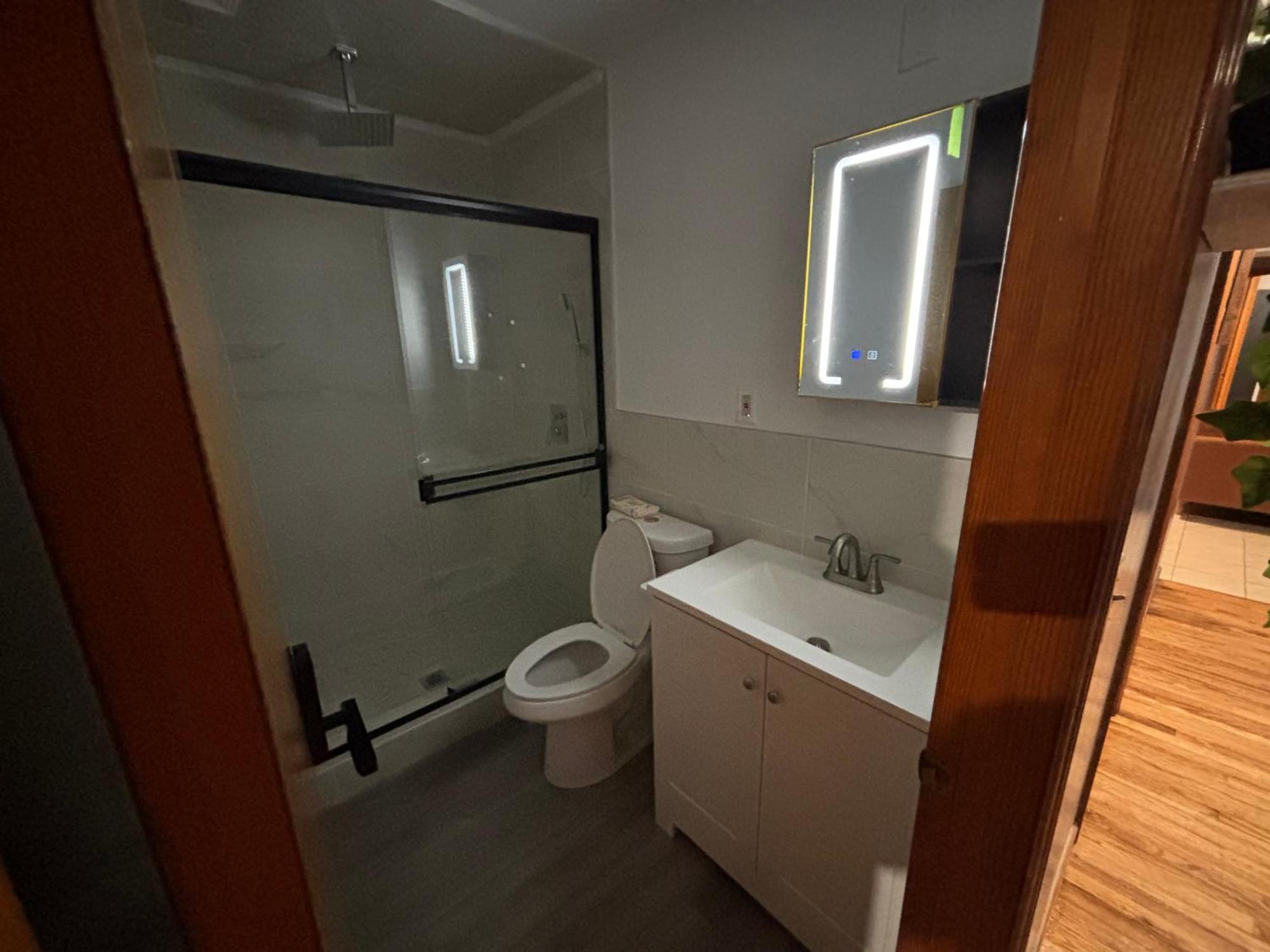 Capsule Hostel Ньюарк Экстерьер фото